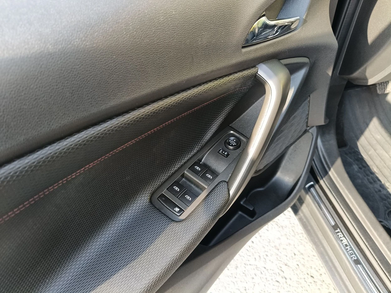 CHEVROLET TRACKER