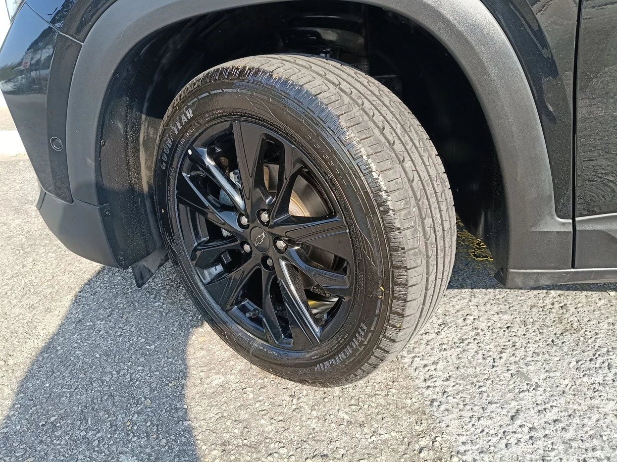 CHEVROLET TRACKER