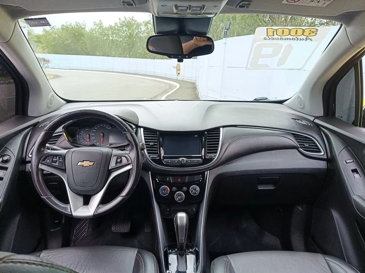 CHEVROLET TRACKER