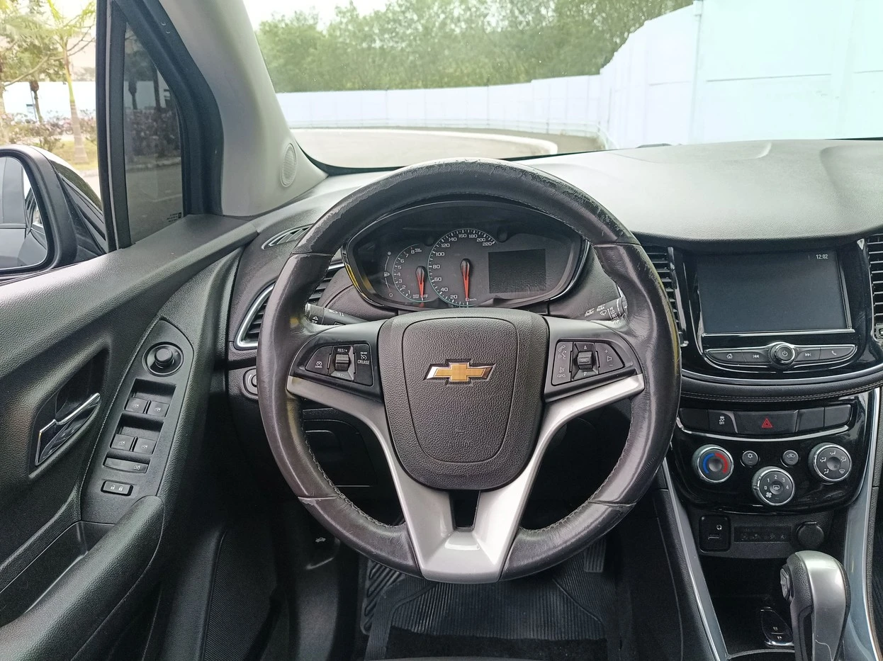 CHEVROLET TRACKER