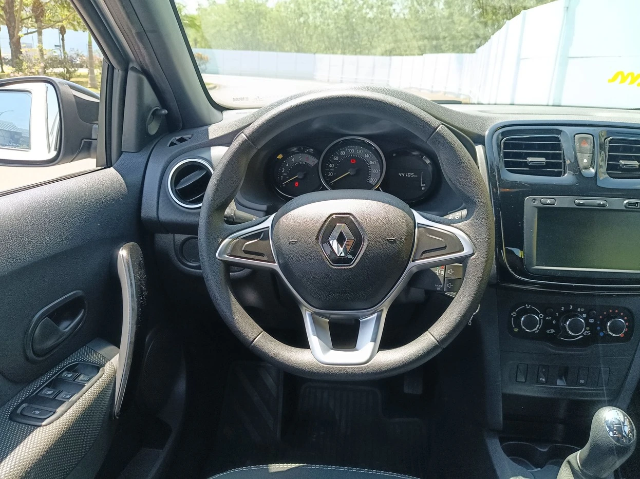RENAULT LOGAN