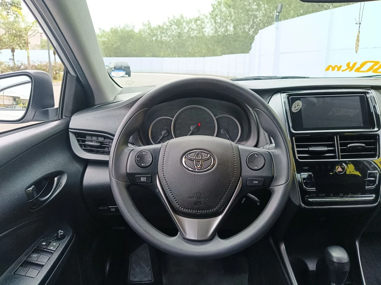 TOYOTA YARIS