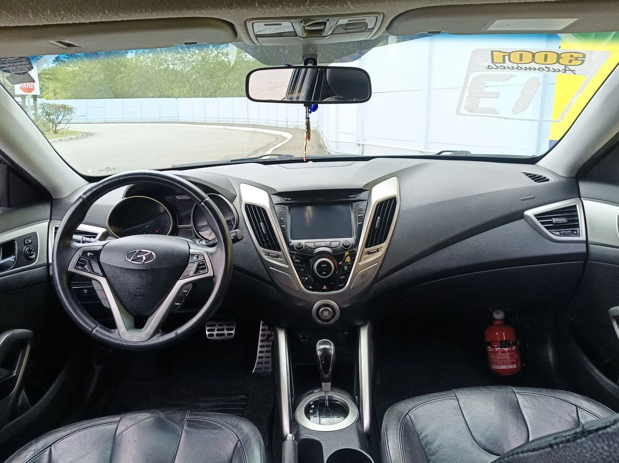 HYUNDAI VELOSTER
