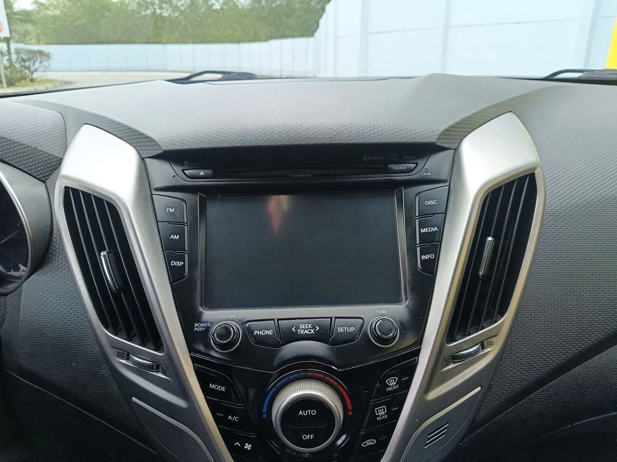 HYUNDAI VELOSTER