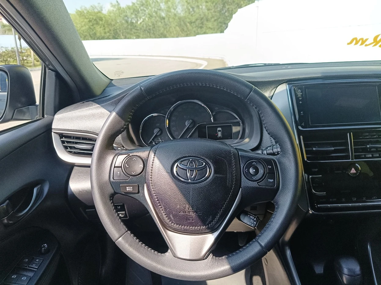 TOYOTA YARIS