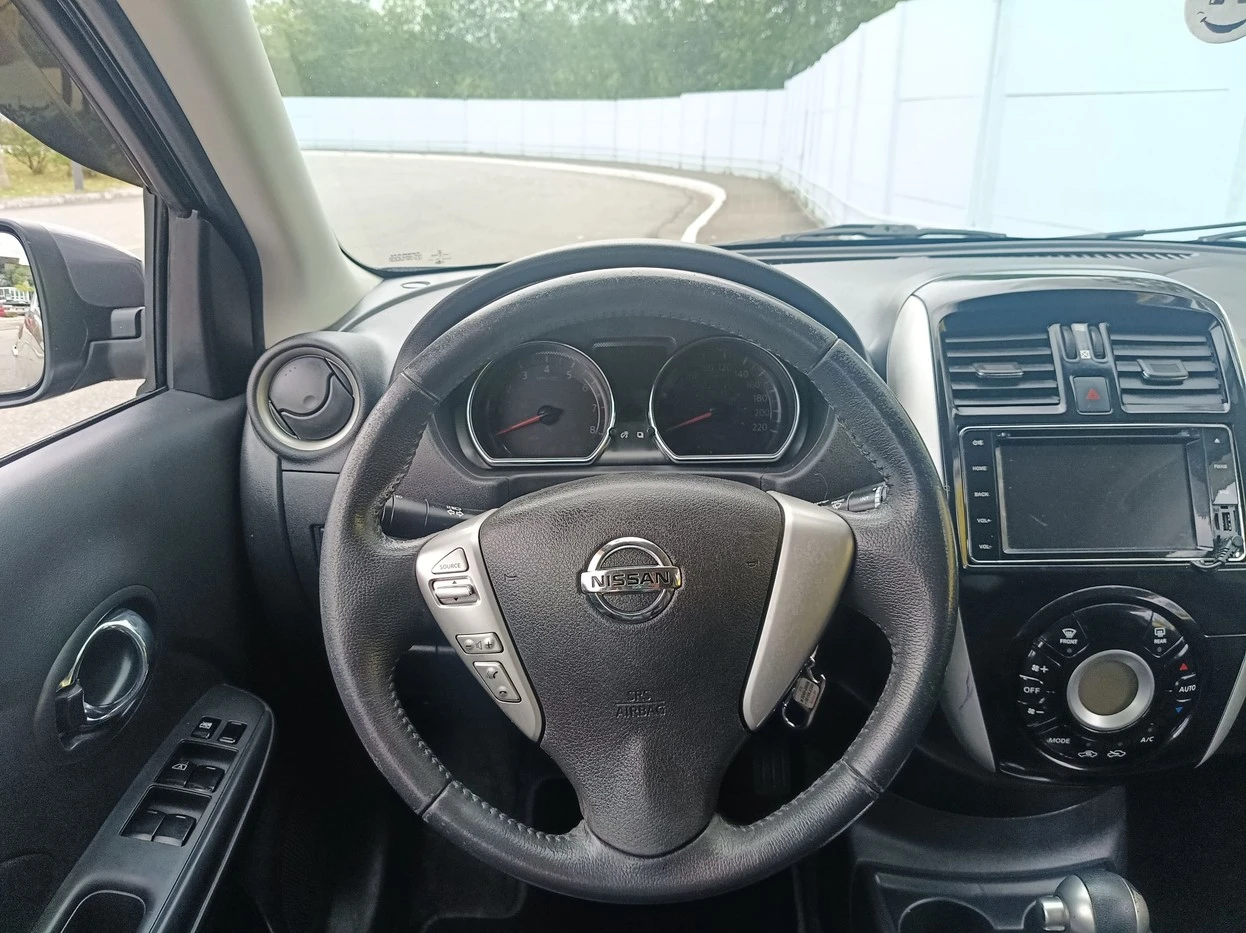 NISSAN VERSA