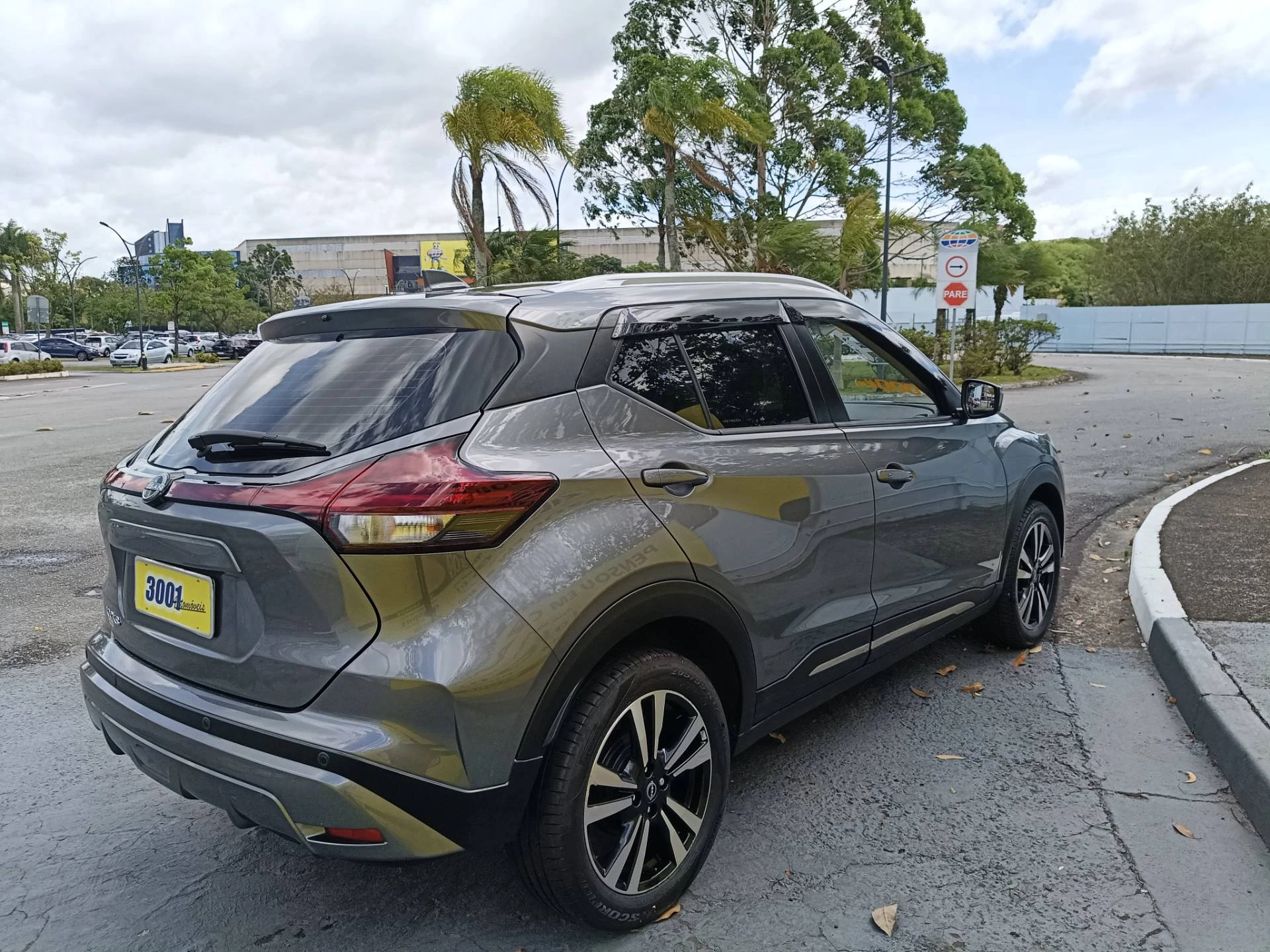 NISSAN KICKS