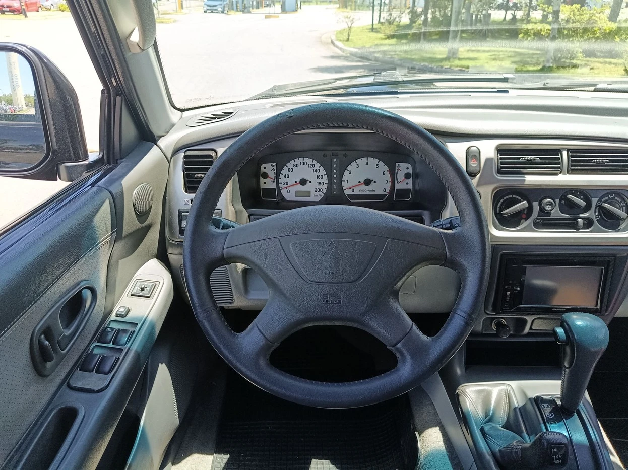 MITSUBISHI PAJERO SPORT