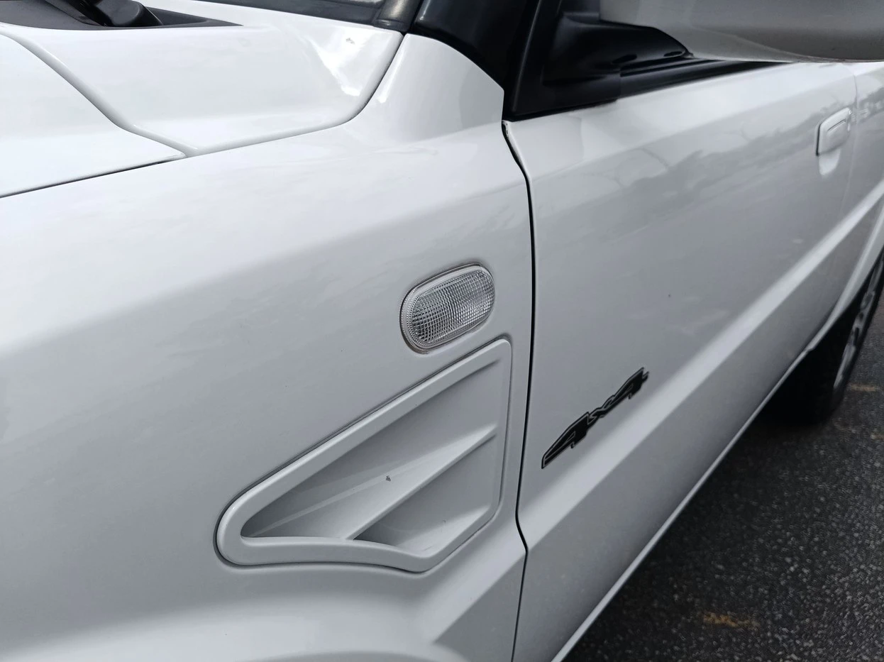 MITSUBISHI PAJERO TR4