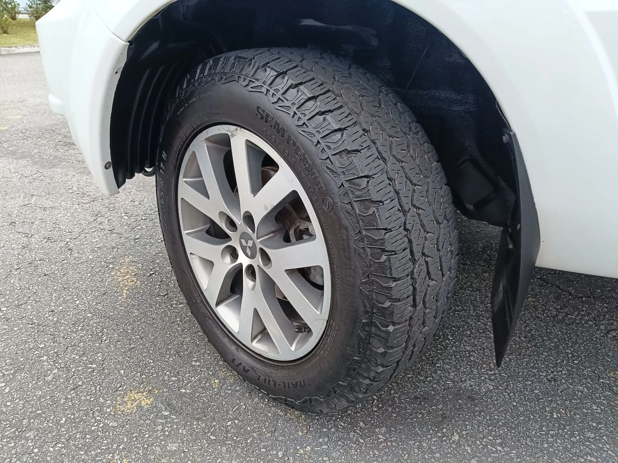 MITSUBISHI PAJERO TR4