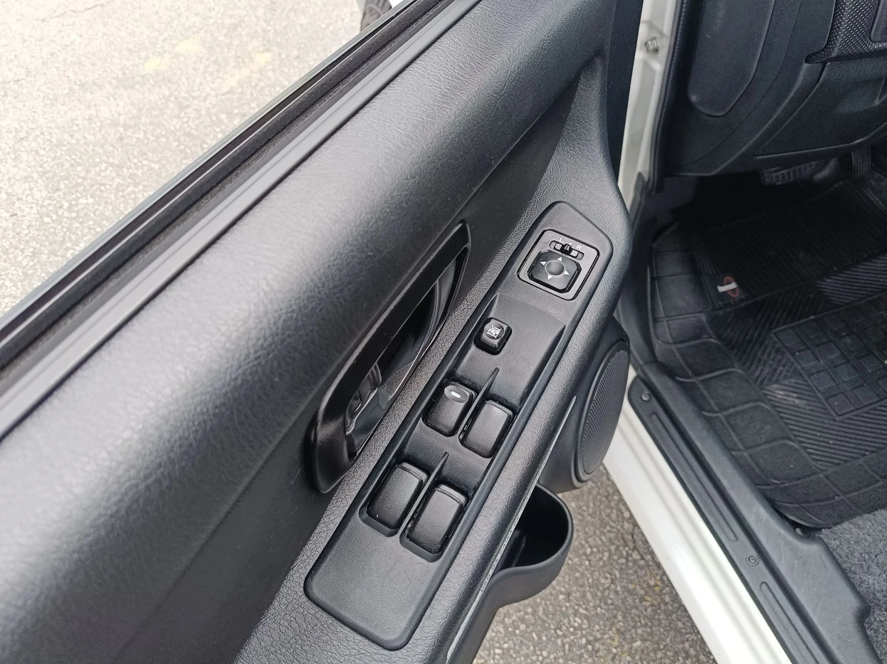 MITSUBISHI PAJERO TR4