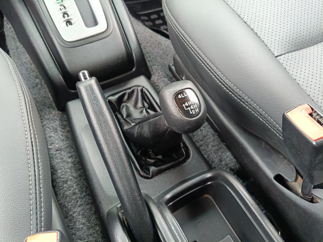 MITSUBISHI PAJERO TR4