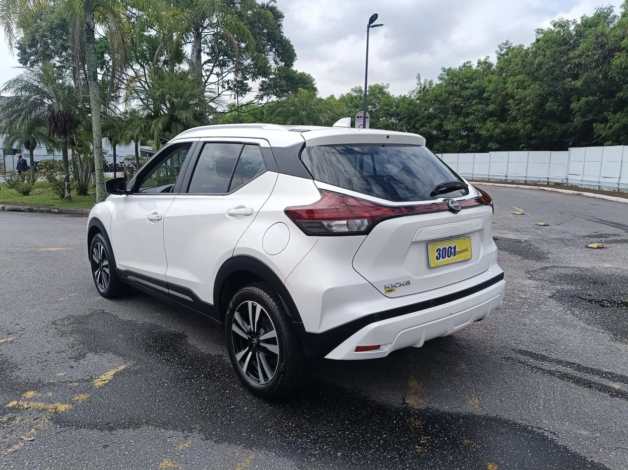 NISSAN KICKS
