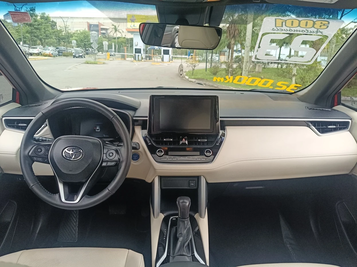 TOYOTA COROLLA CROSS