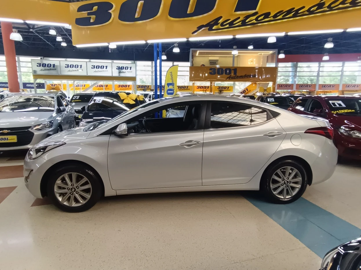 HYUNDAI ELANTRA