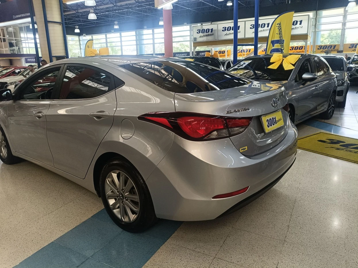 HYUNDAI ELANTRA