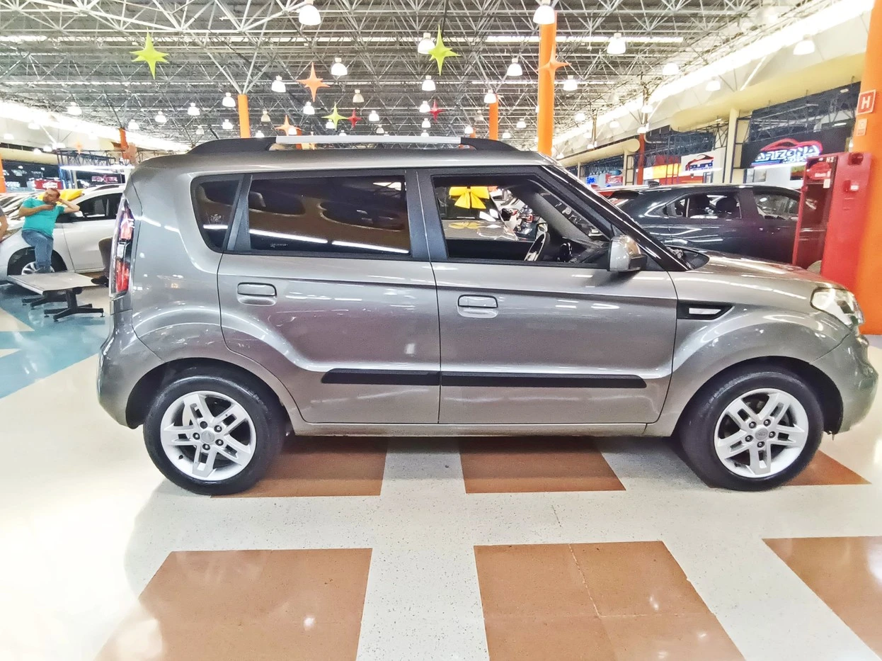 KIA SOUL