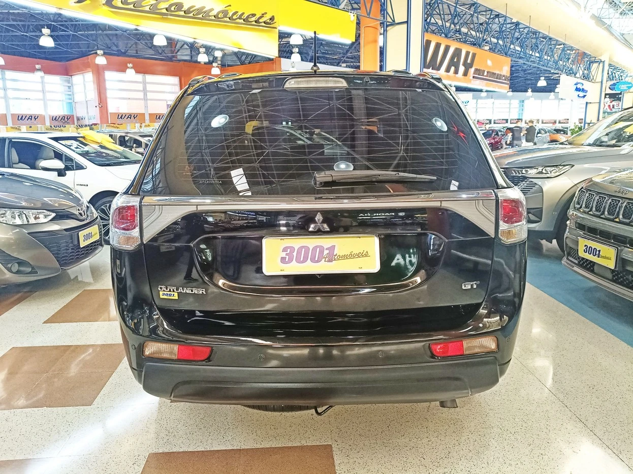 MITSUBISHI OUTLANDER