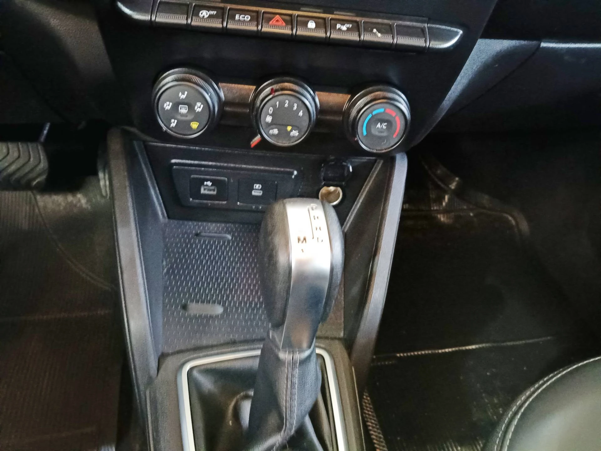 RENAULT DUSTER