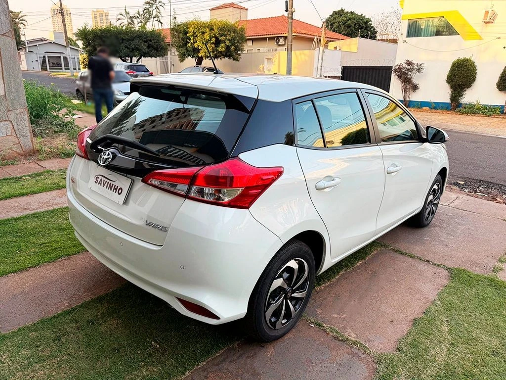 TOYOTA YARIS