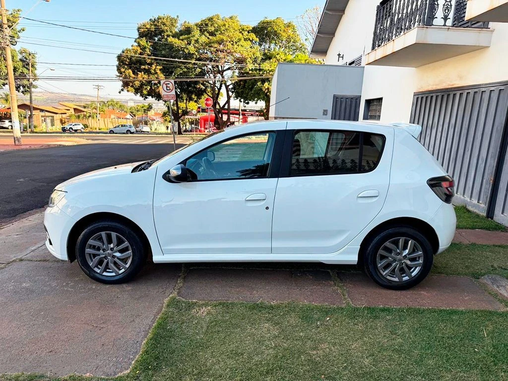 RENAULT SANDERO