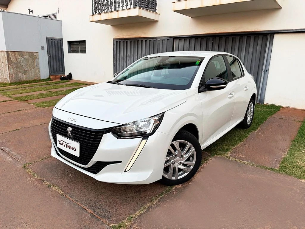 PEUGEOT 208