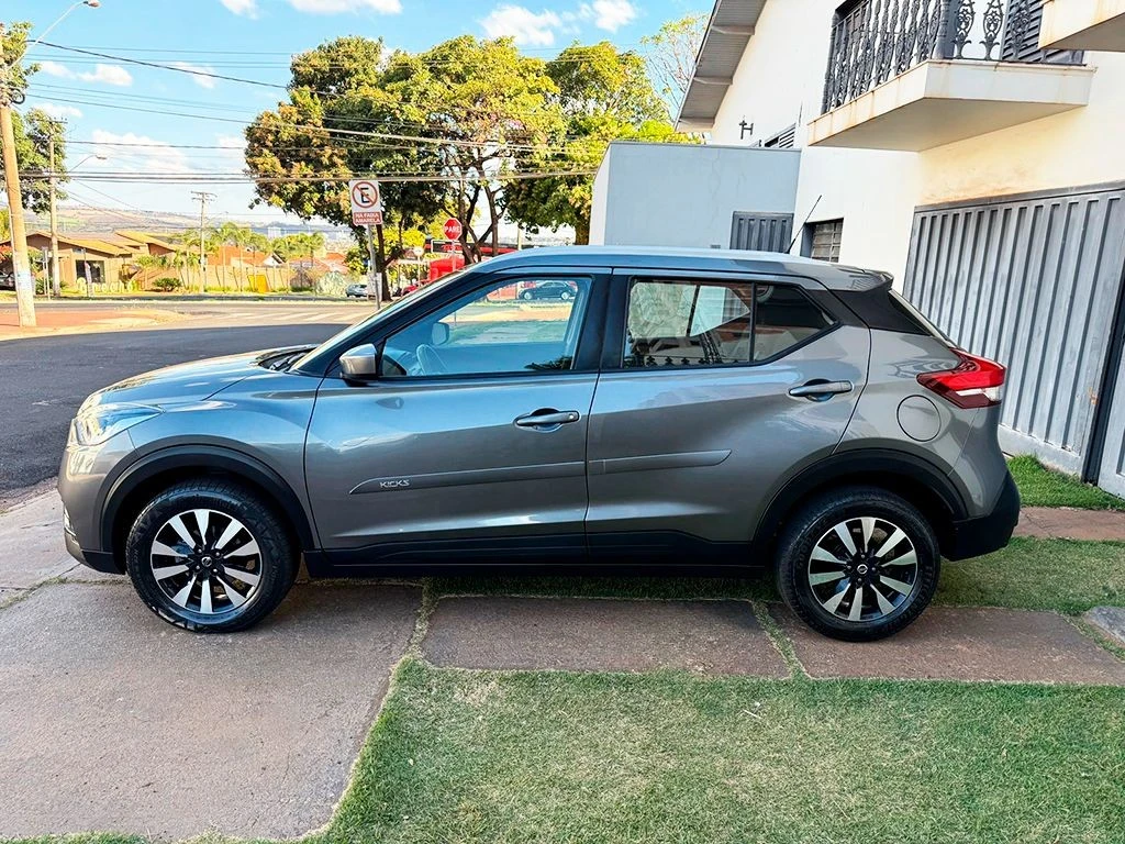 NISSAN KICKS