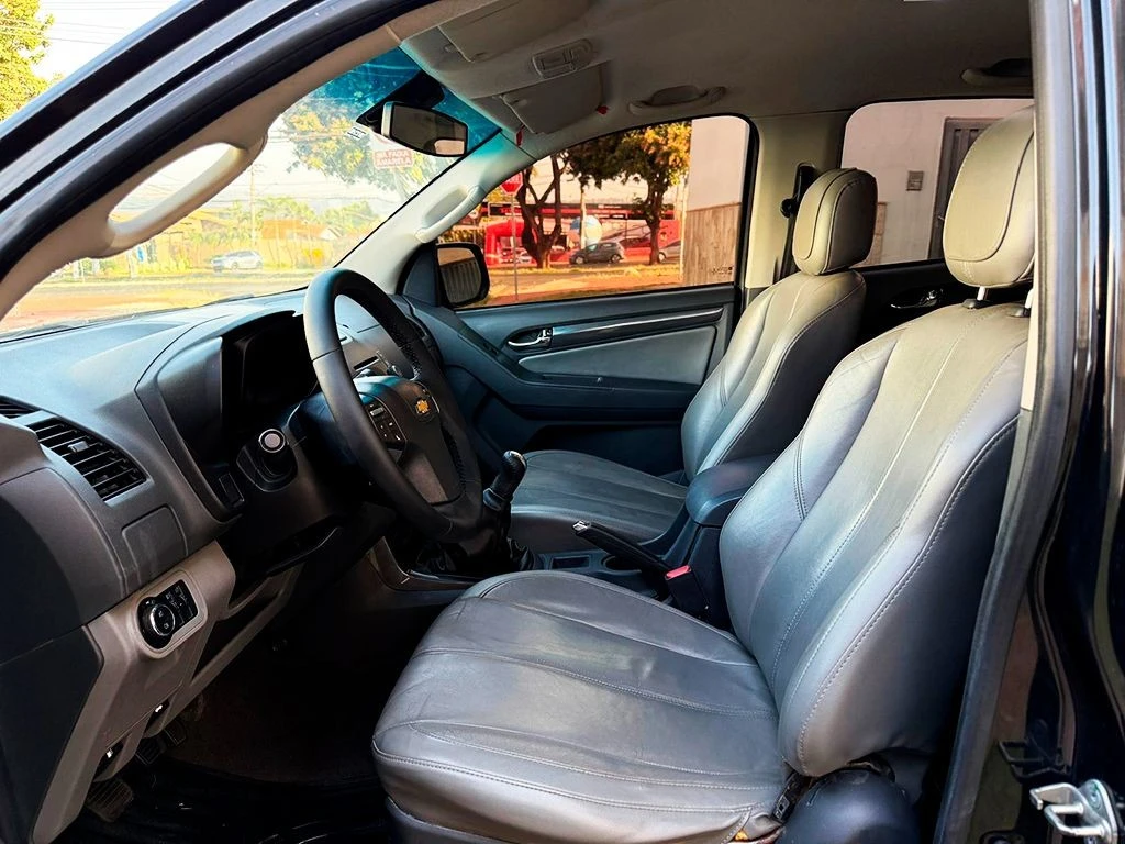 CHEVROLET S10