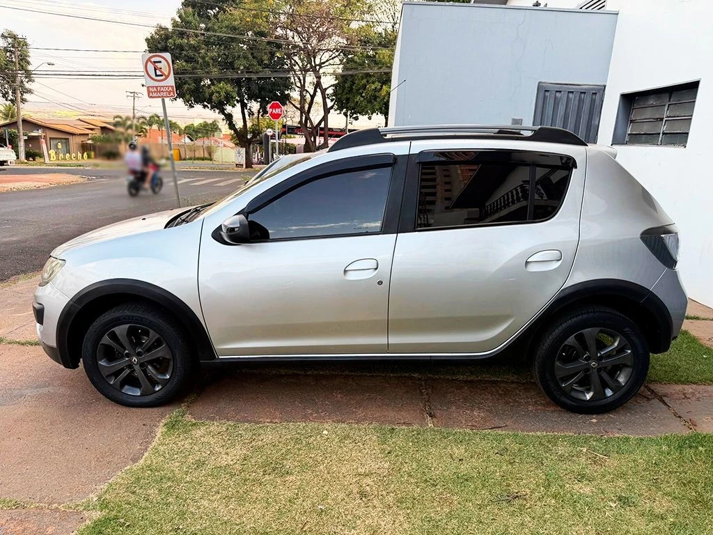 RENAULT SANDERO