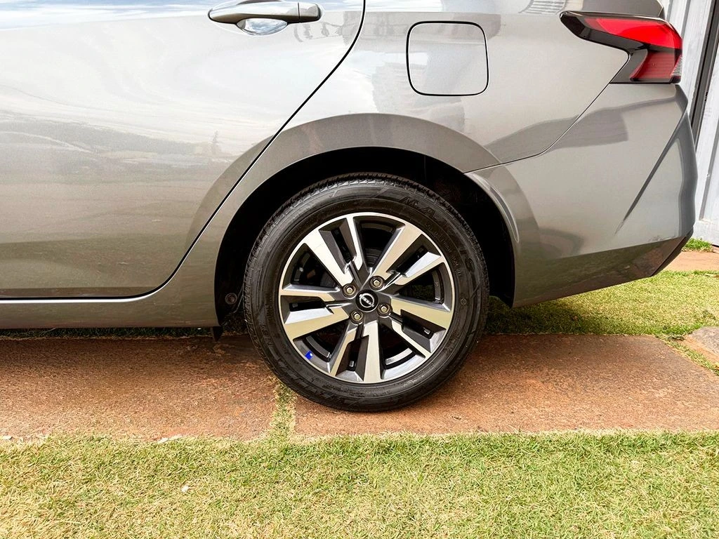 NISSAN VERSA