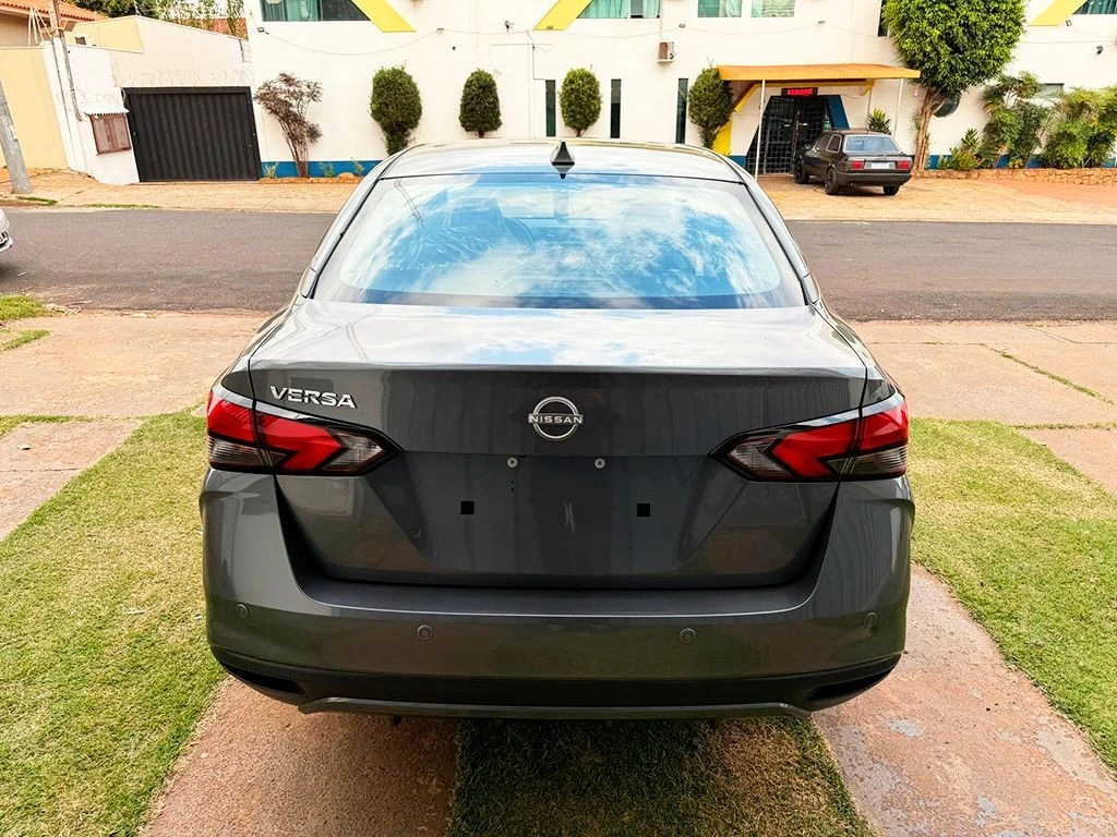 NISSAN VERSA