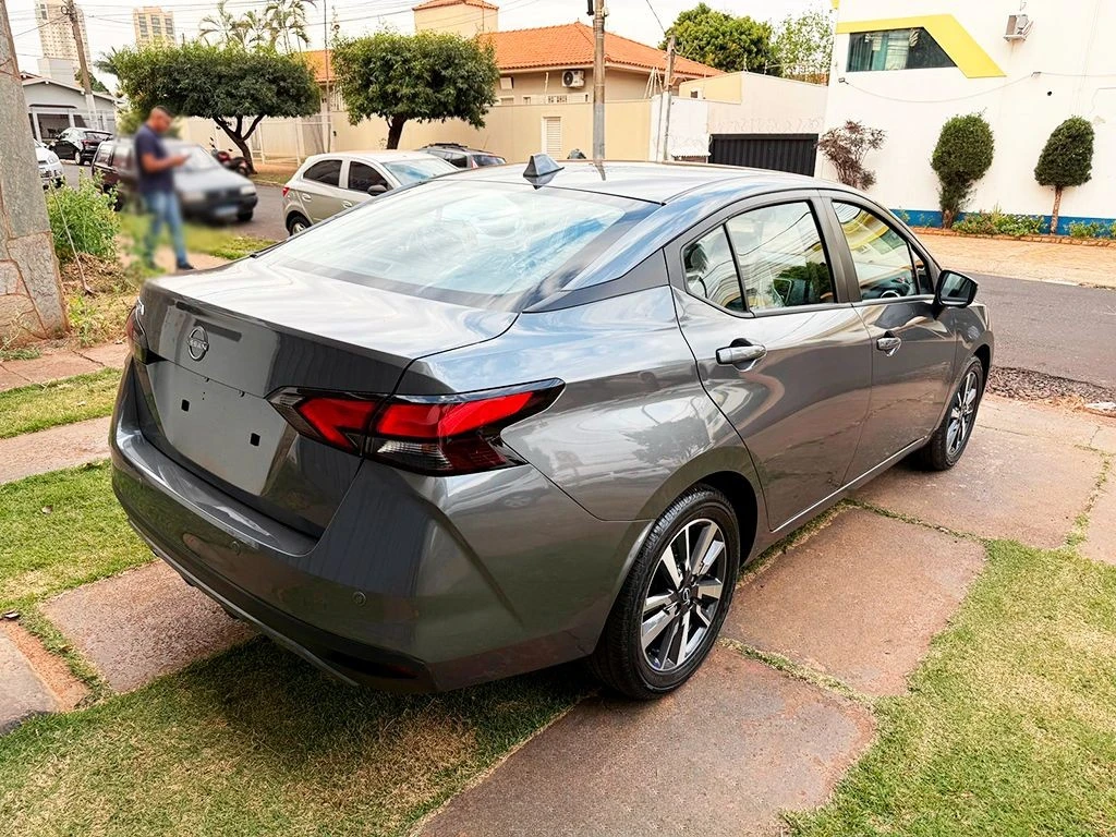 NISSAN VERSA