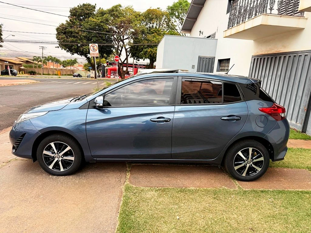 TOYOTA YARIS
