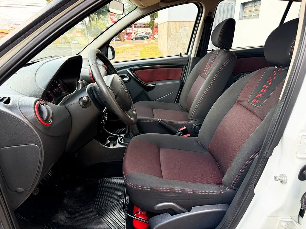RENAULT SANDERO