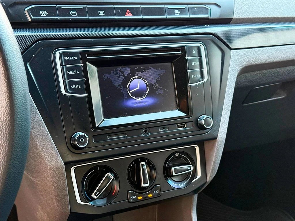 VOLKSWAGEN VOYAGE