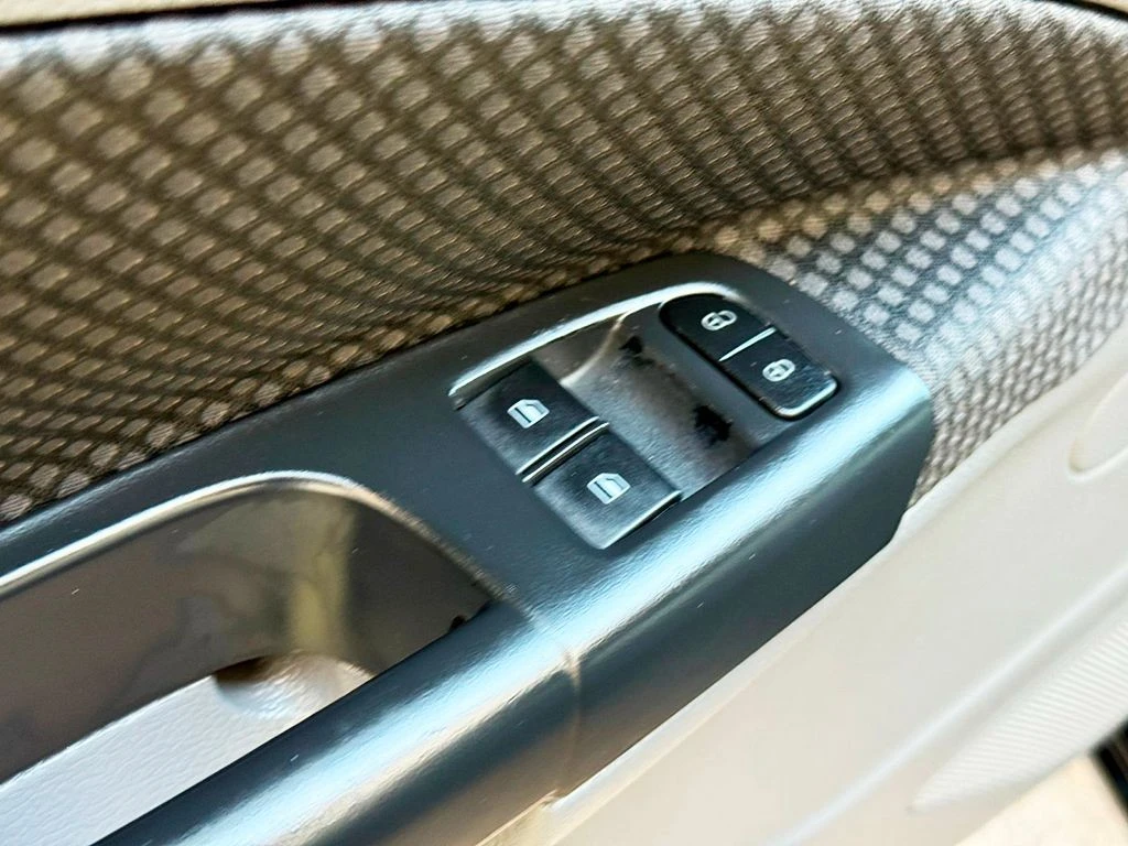 VOLKSWAGEN VOYAGE