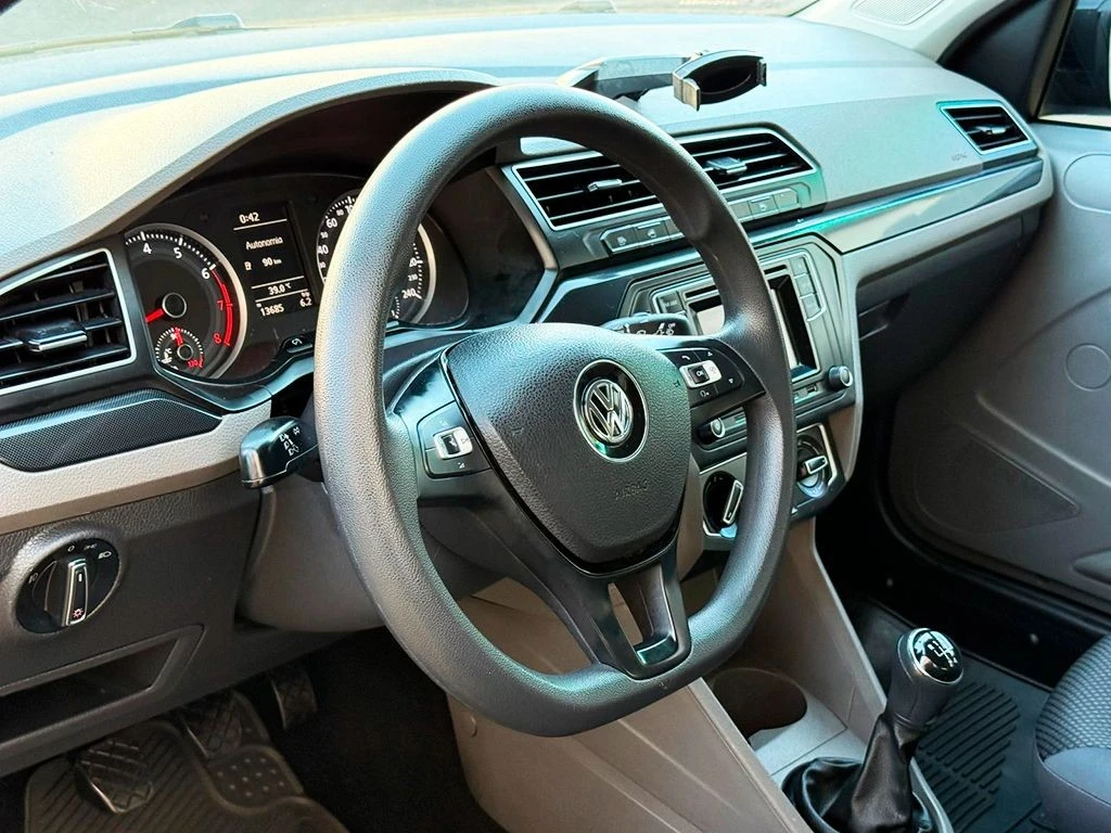 VOLKSWAGEN VOYAGE