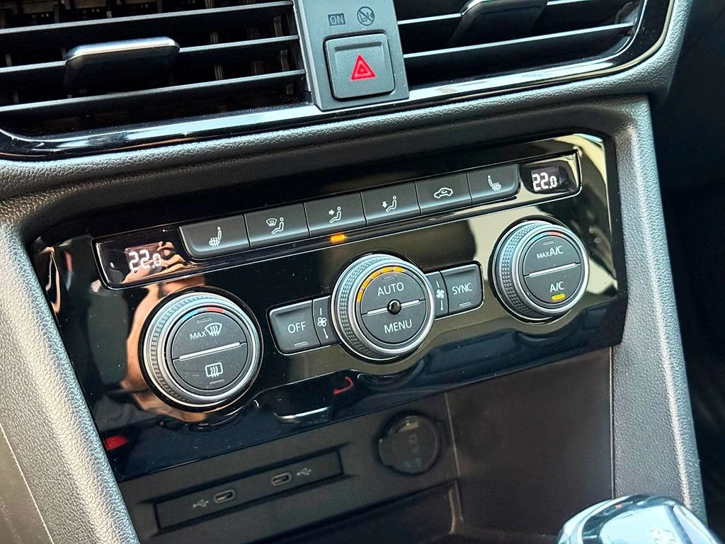 VOLKSWAGEN TAOS