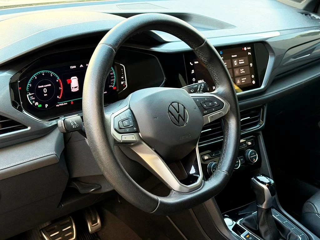 VOLKSWAGEN TAOS