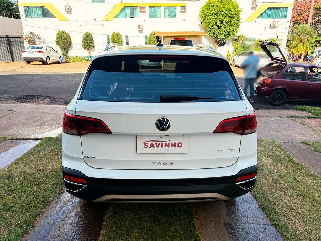 VOLKSWAGEN TAOS
