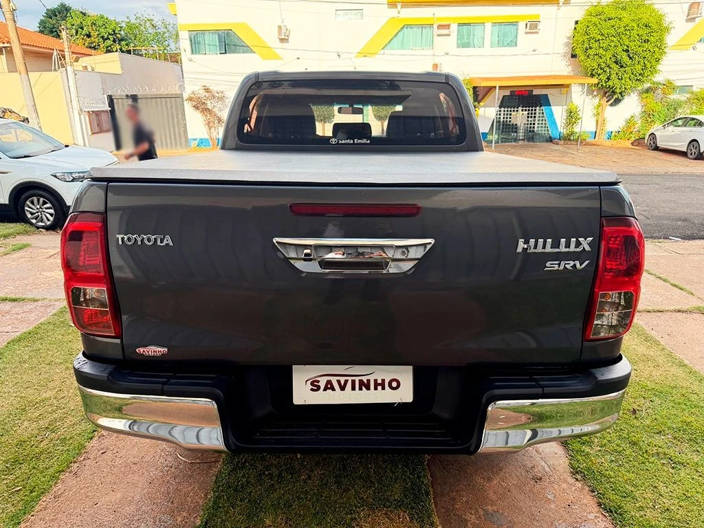 TOYOTA HILUX