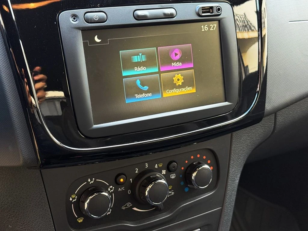 RENAULT LOGAN
