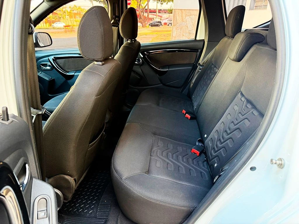 RENAULT DUSTER