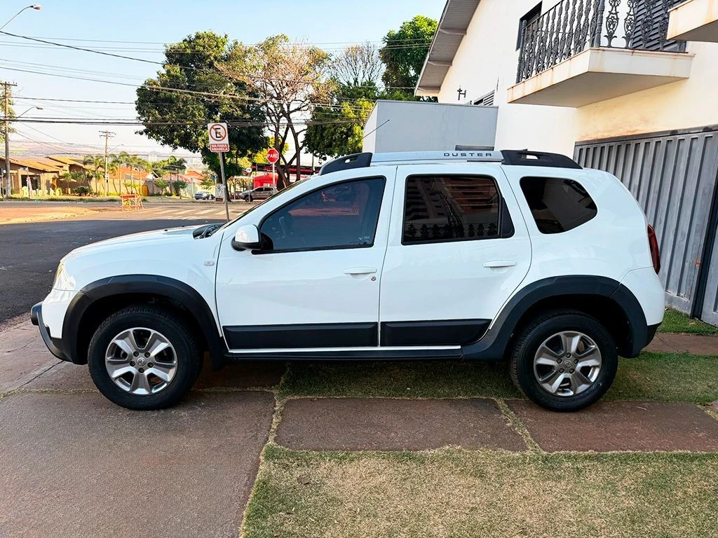 RENAULT DUSTER