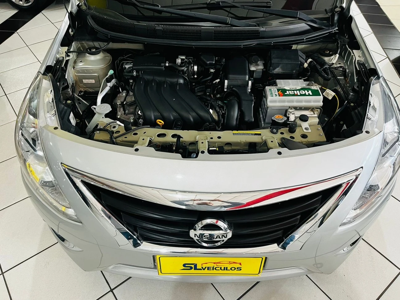 NISSAN VERSA