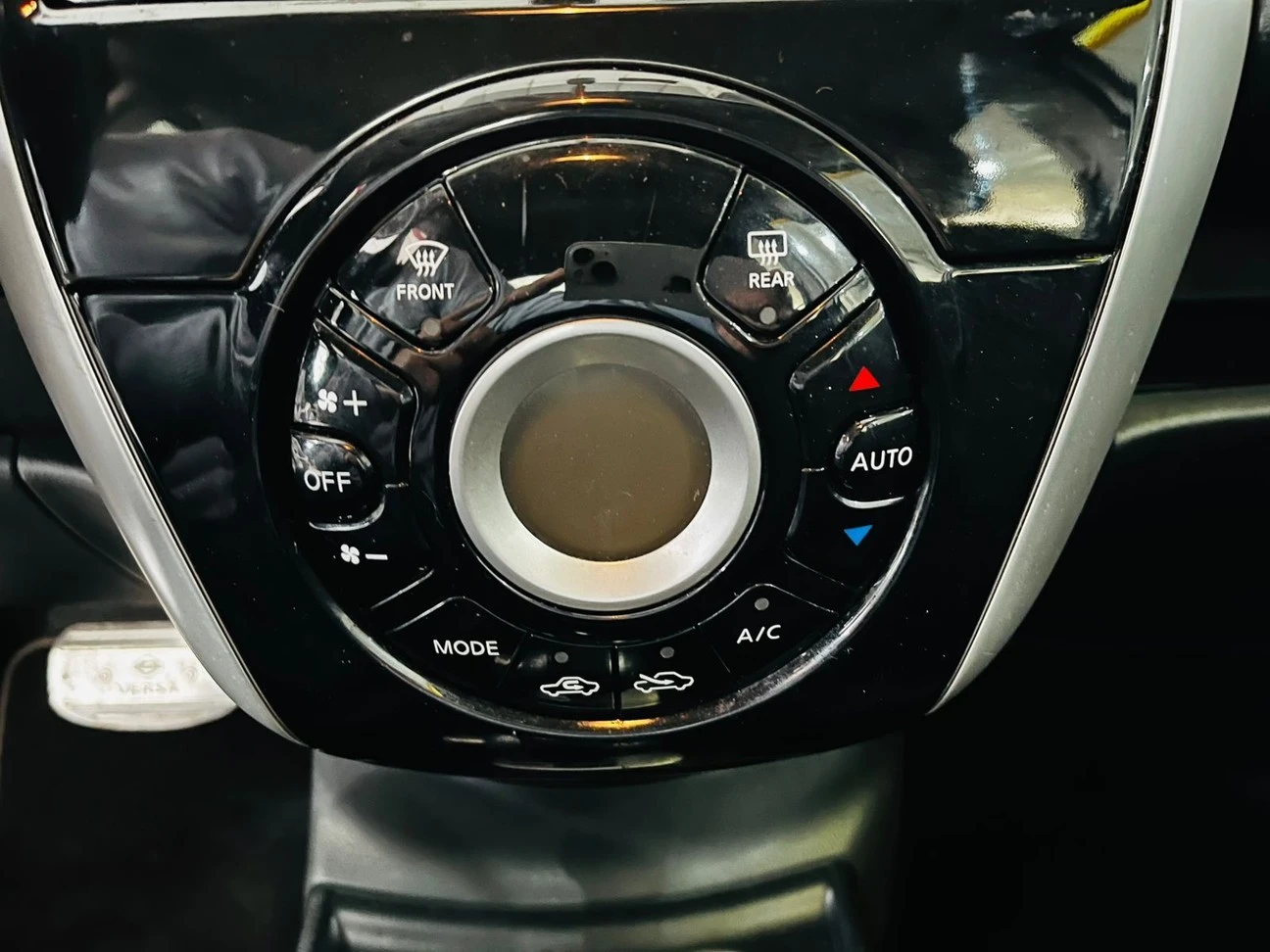 NISSAN VERSA