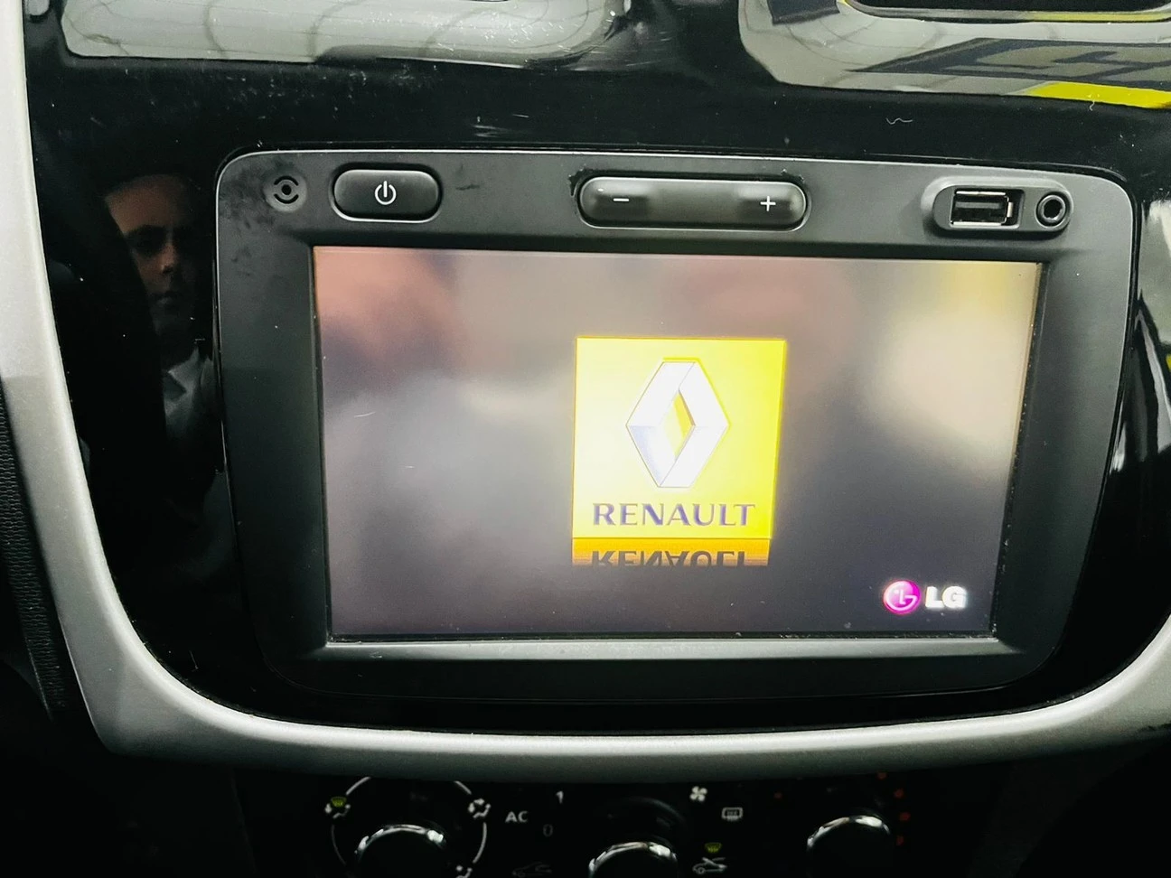 RENAULT SANDERO
