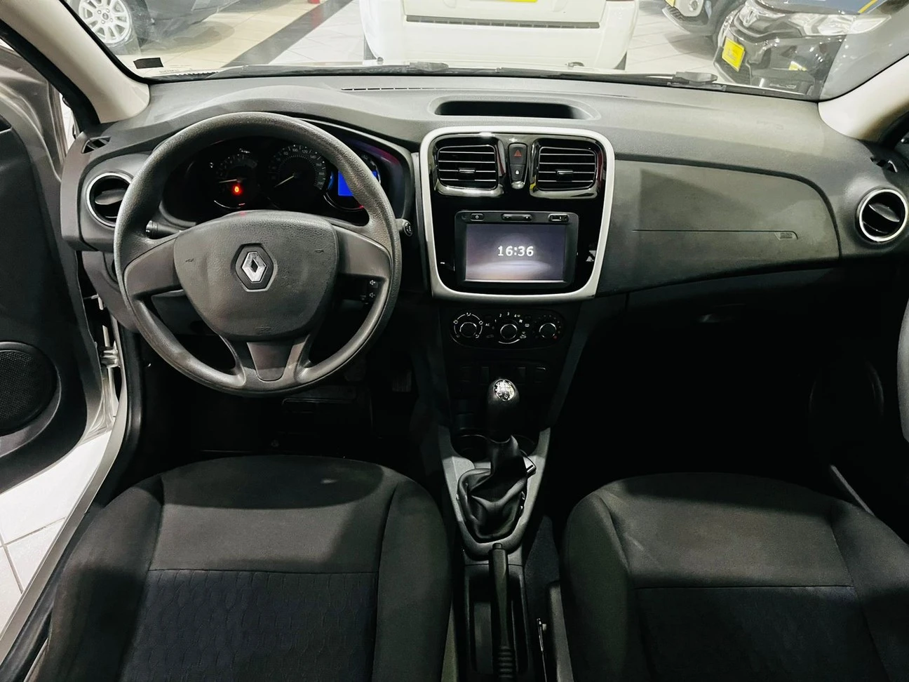 RENAULT SANDERO