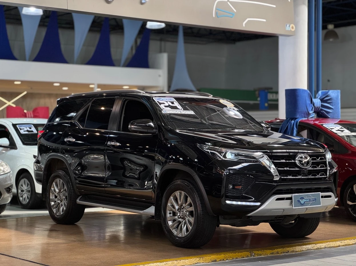 TOYOTA HILUX SW4