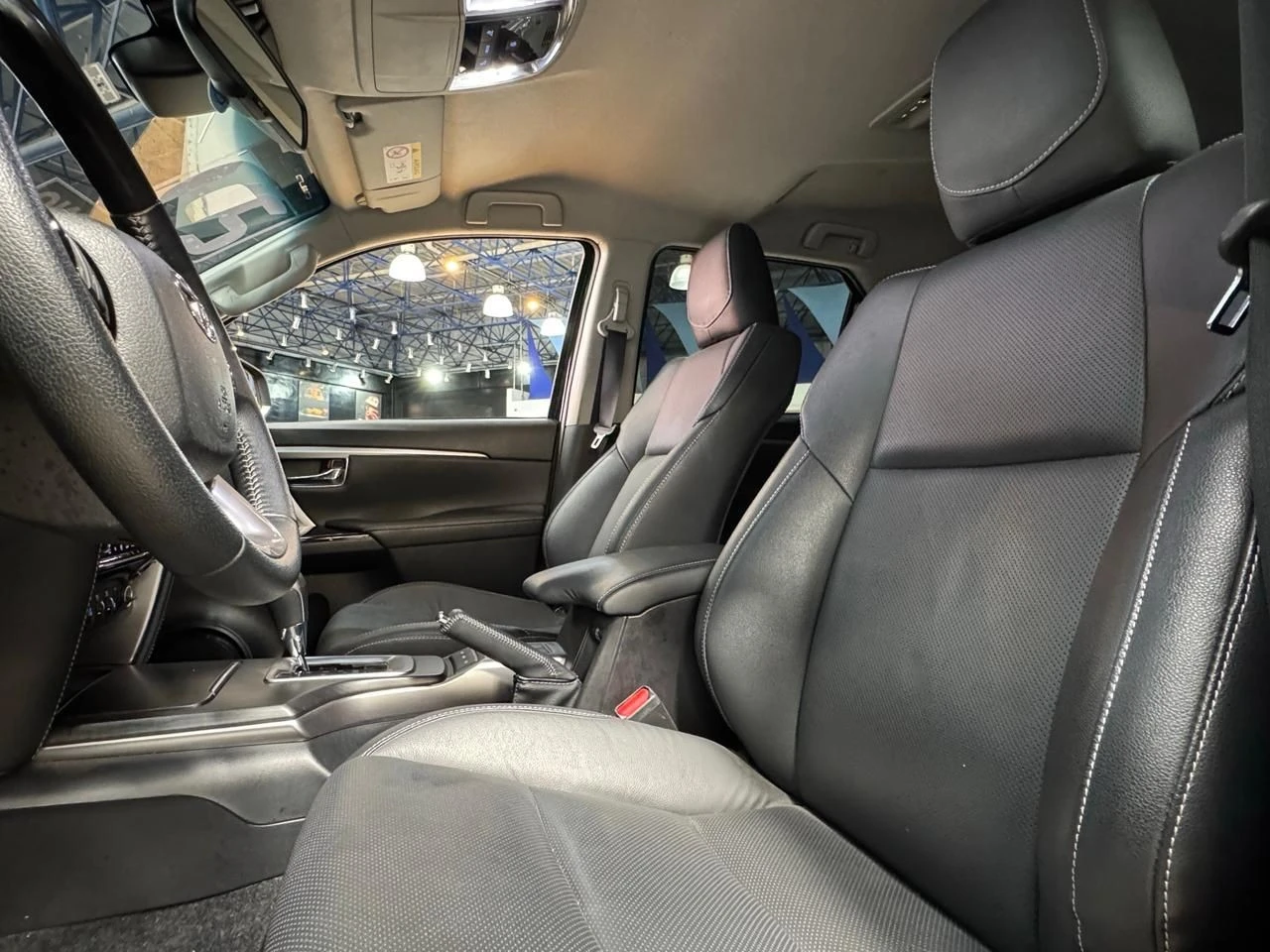 TOYOTA HILUX SW4
